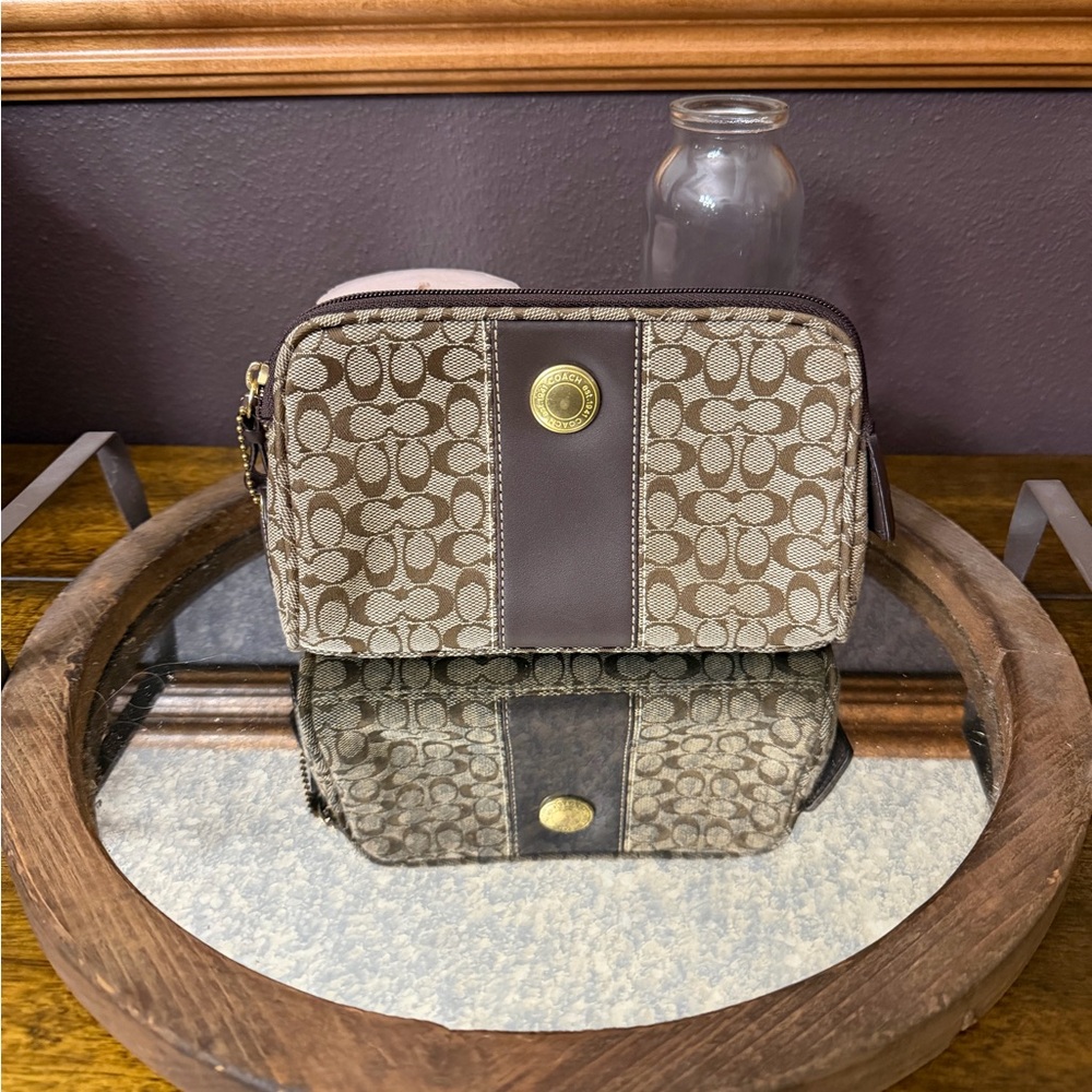 ⨠NWOT - Vintage Y2K Coach Signature Canvas Zip Pouch ⨠- Picture 2 of 9